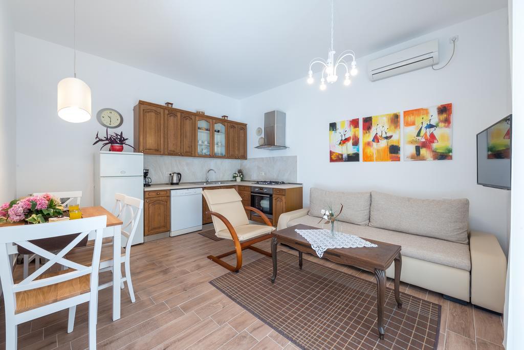 K&L Central Apartments Дубровник Екстериор снимка